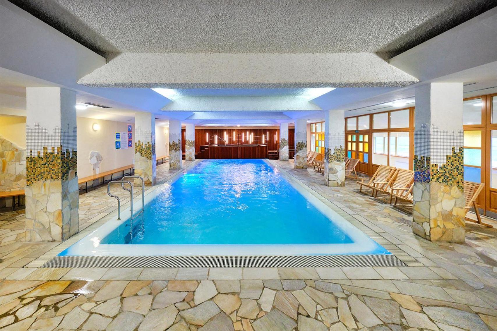 Hotel Planja Zreče エクステリア 写真