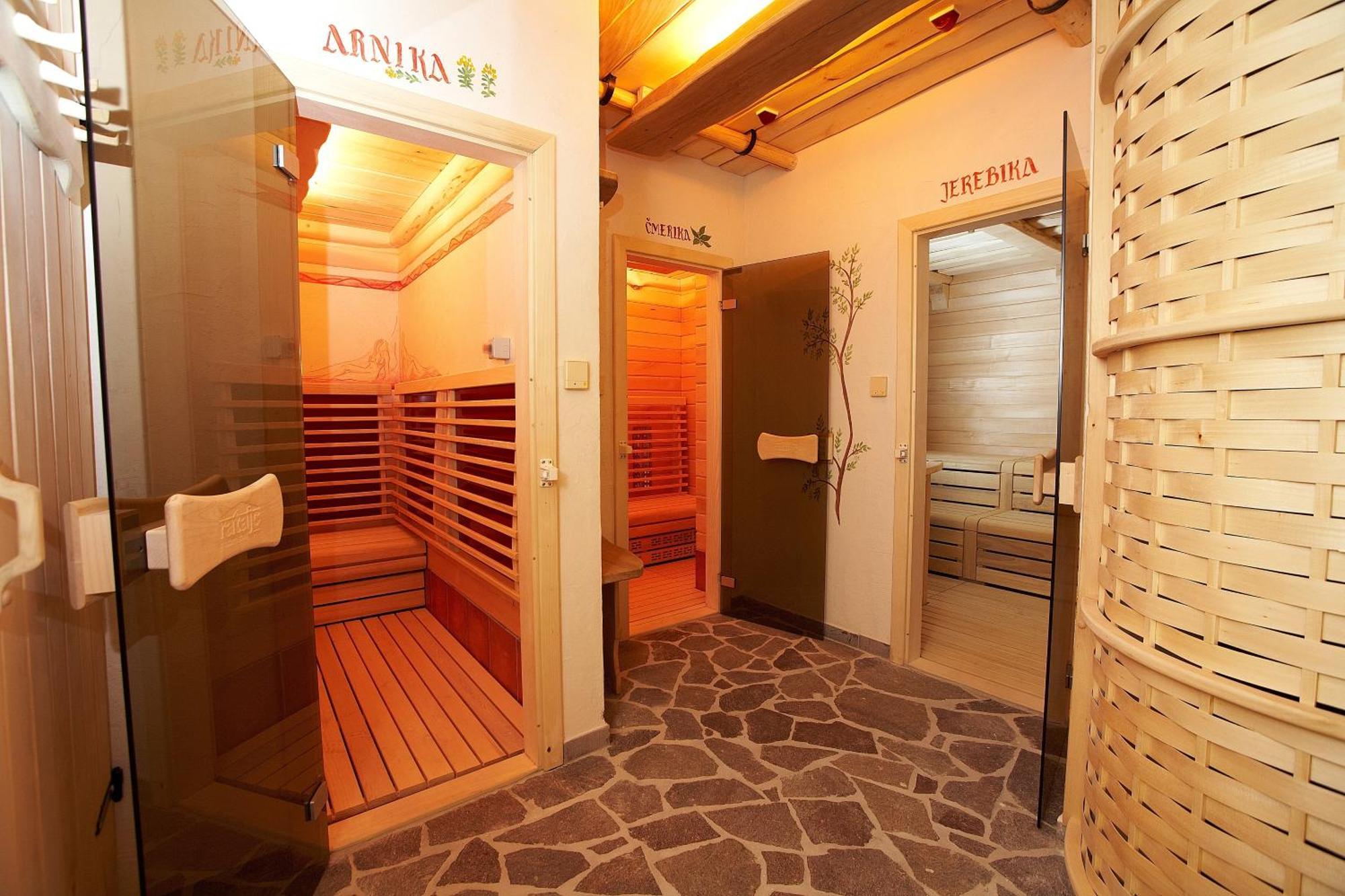 Hotel Planja Zreče エクステリア 写真