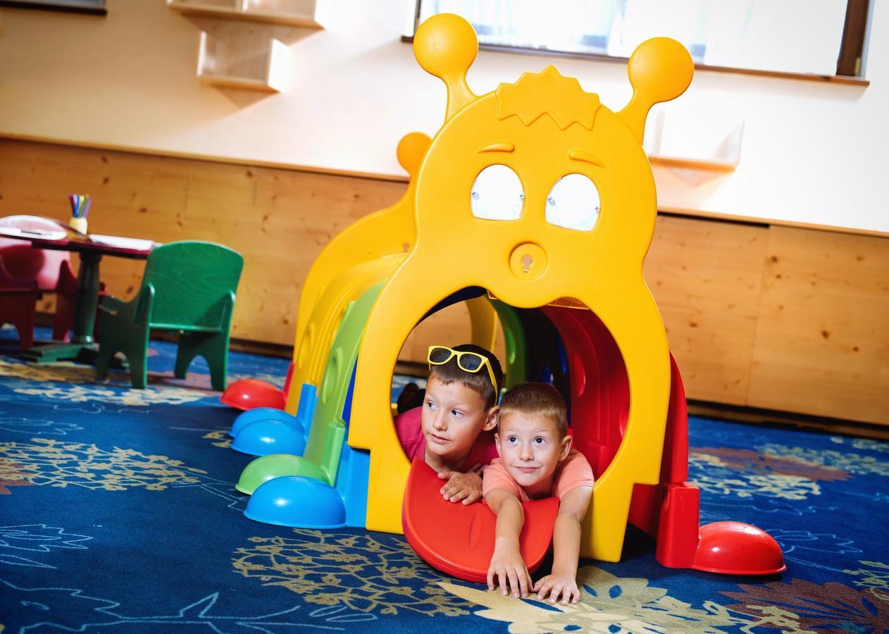 Hotel Planja Zreče エクステリア 写真